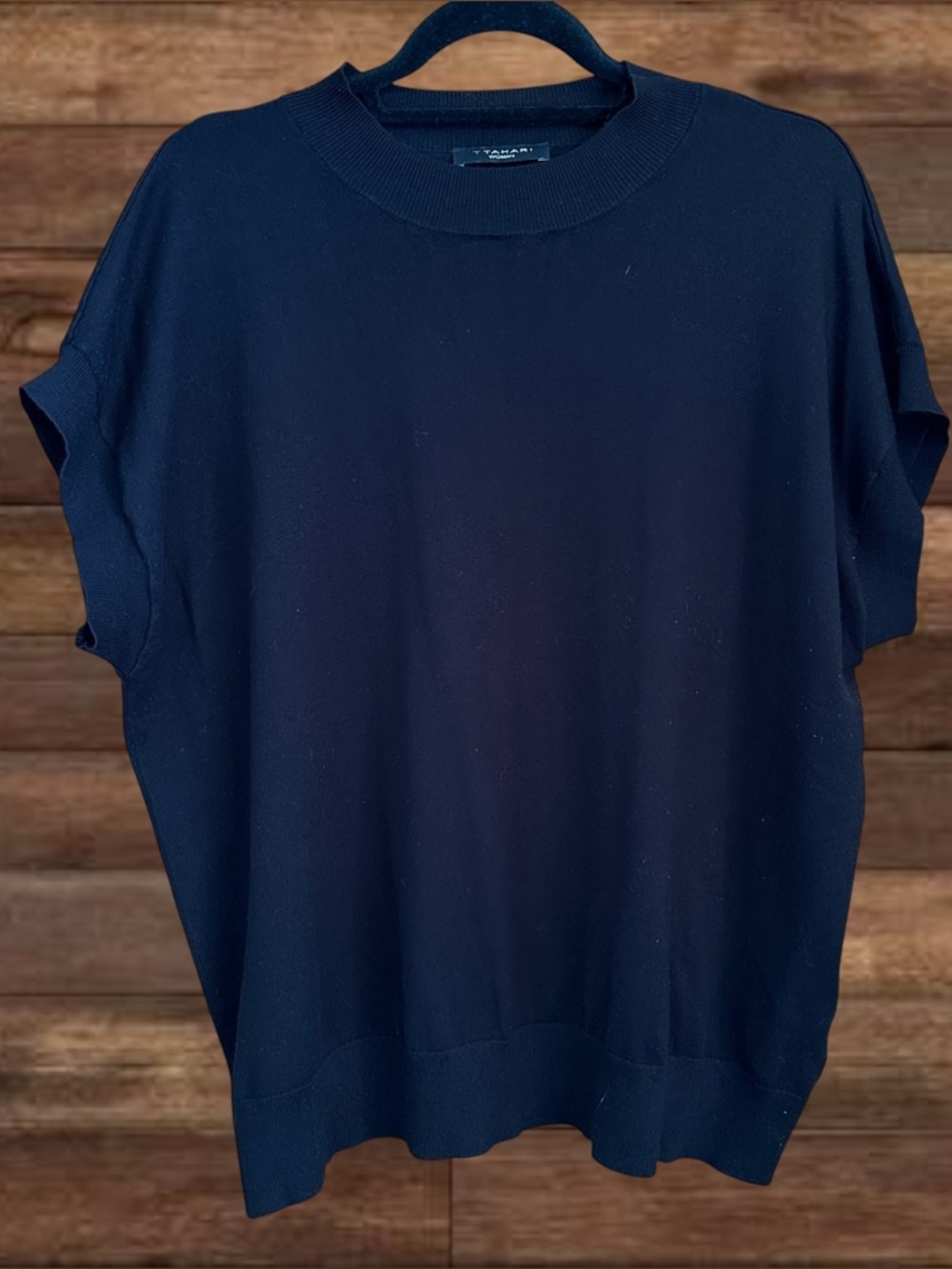 T Tahari Black Short Sleeve Sweater Pullover